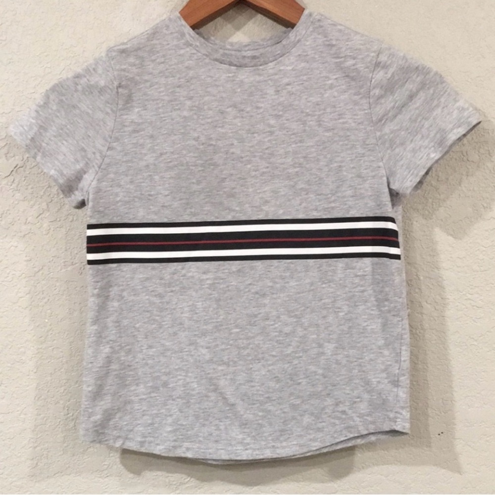 ⭐️ $1 if bundled - CRAZY EIGHT Size 5 / 6 Small Gray Kids T-Shirt Striped Design